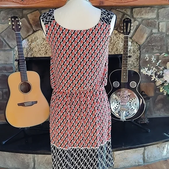 Beautiful Spring Dress SIZE 6 - Picture 4 of 6